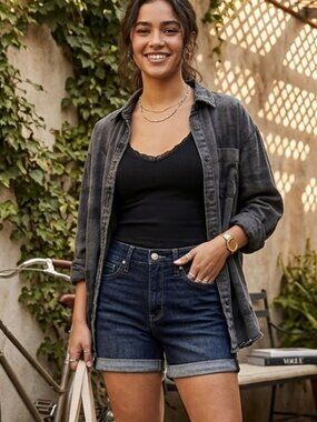 No Boundaries Denim Cuffed Shorts Dark Wash Blue Size 5 Indie Sleaze 3in inseam